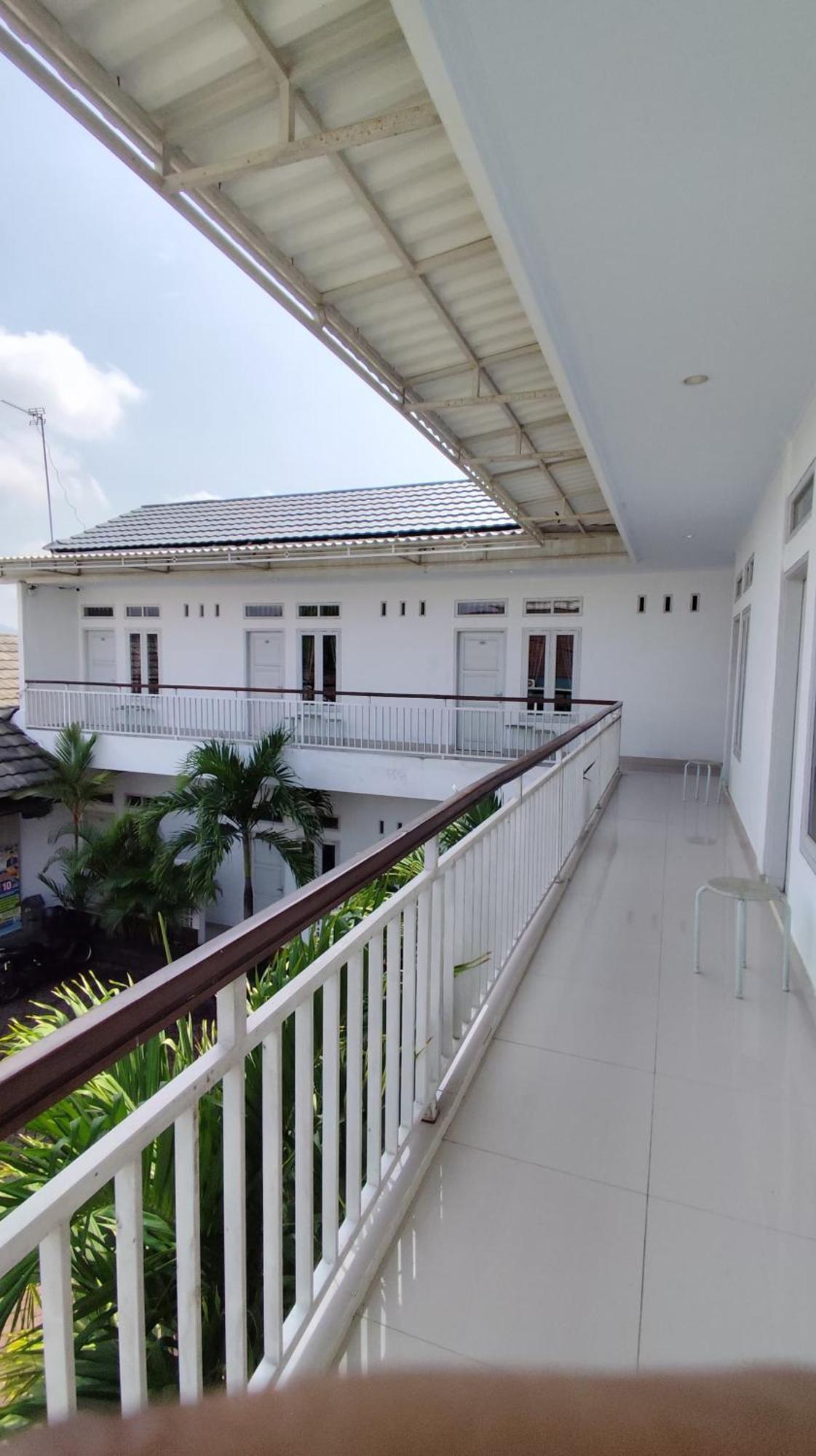 Backyard Guest House Banjar  Exterior photo
