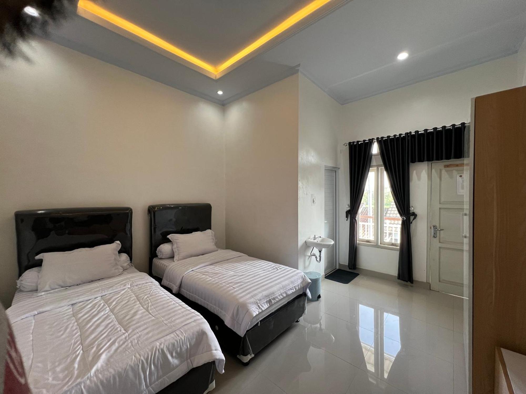Backyard Guest House Banjar  Exterior photo
